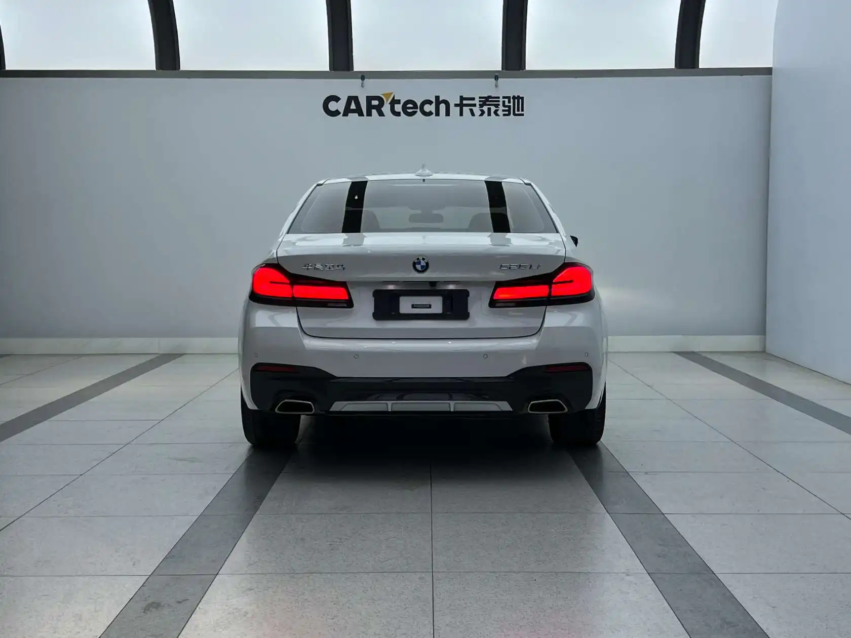 BMW 525Li, 2022 3