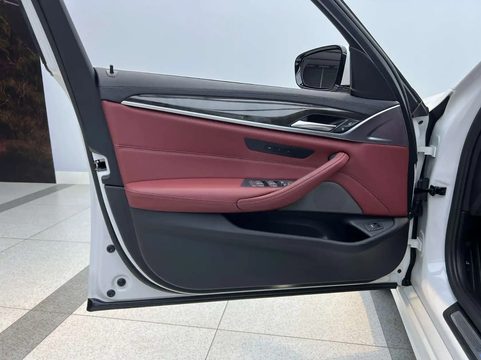 BMW 525Li, 2022 11