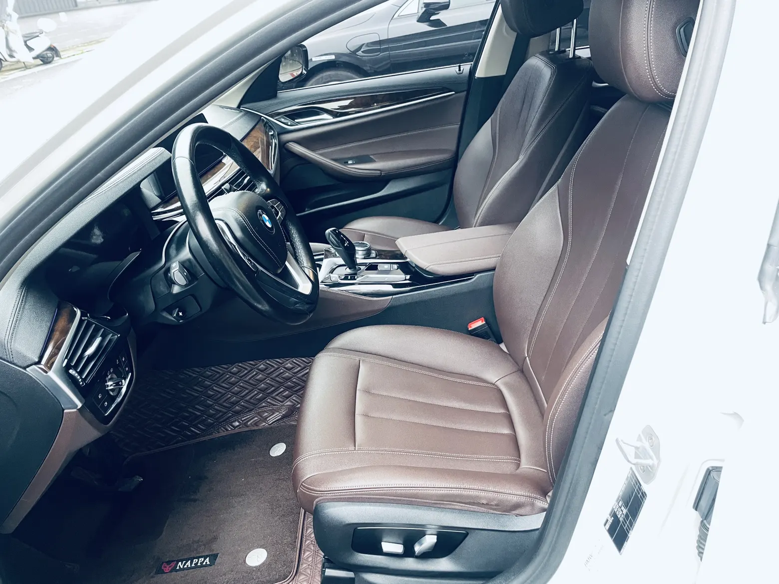 BMW 525Li, 2019 10