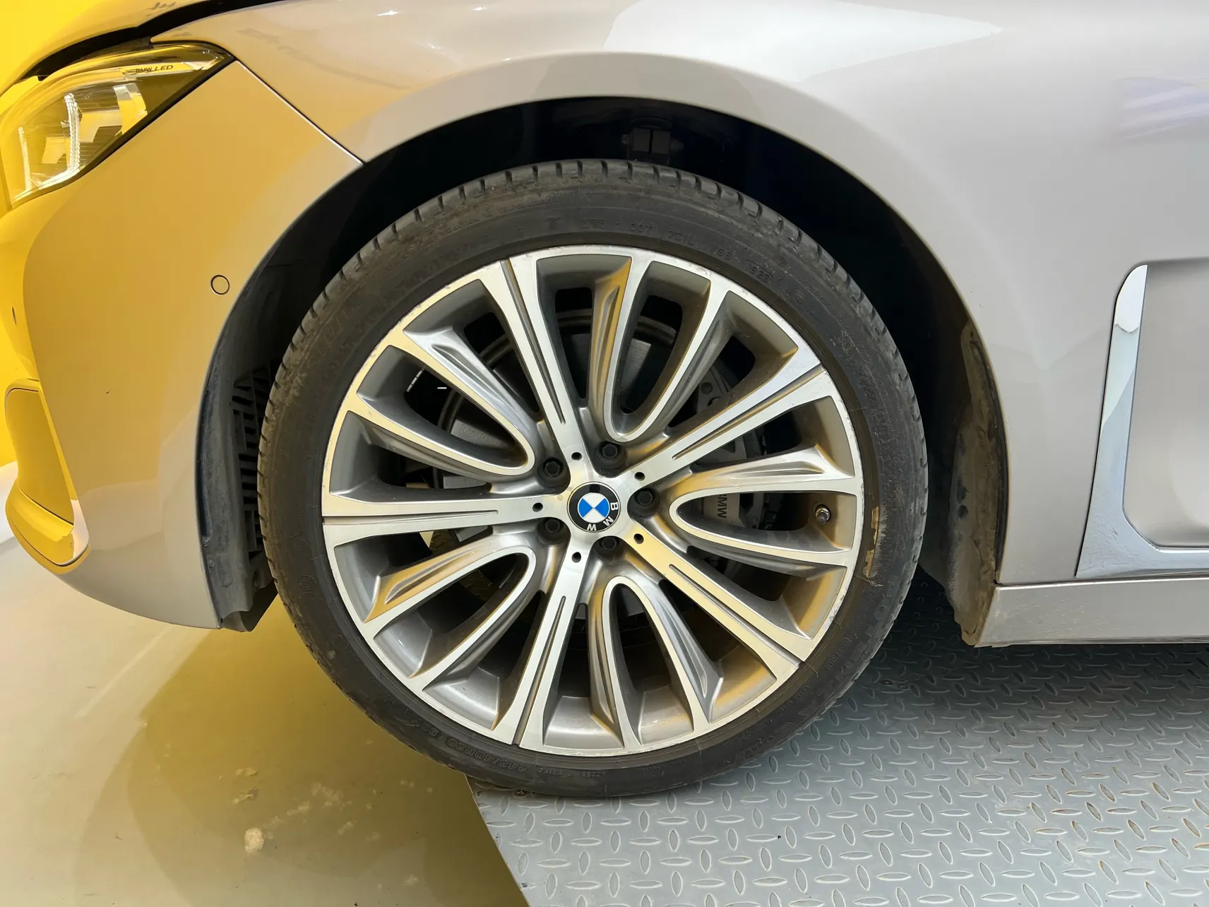 BMW 740Li, 2020 10