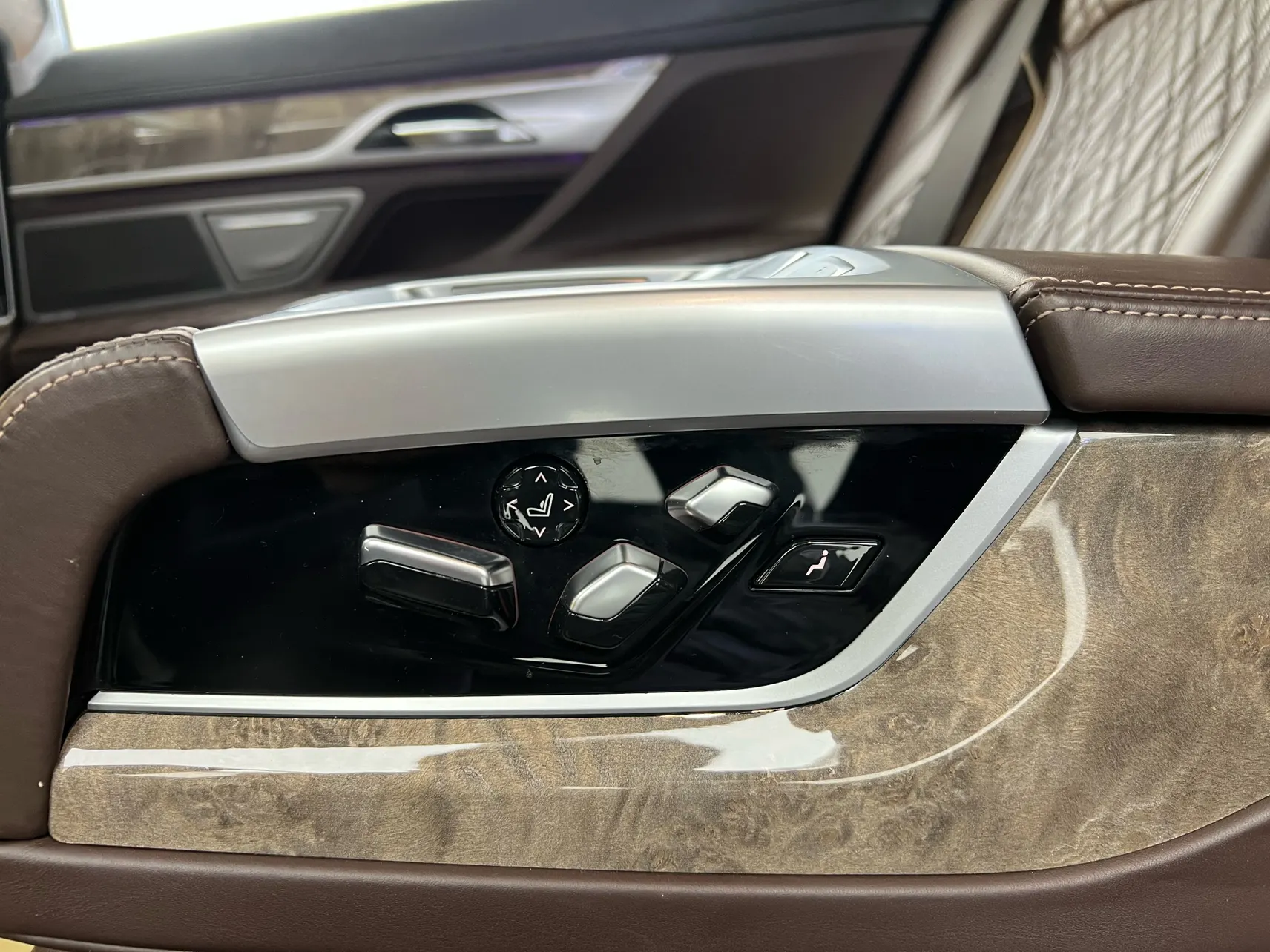 BMW 740Li, 2020 32