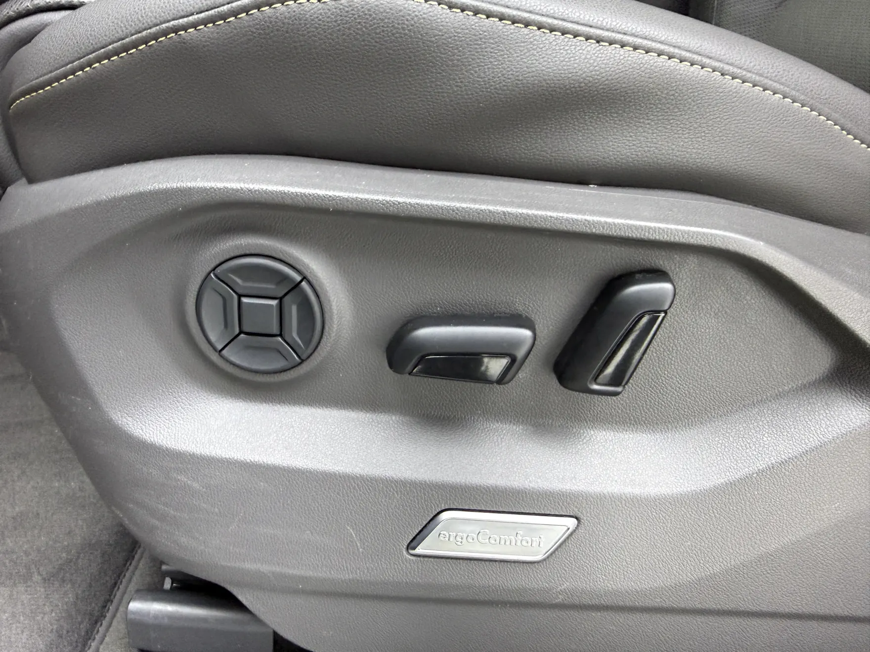 Volkswagen Touareg, 2022 17