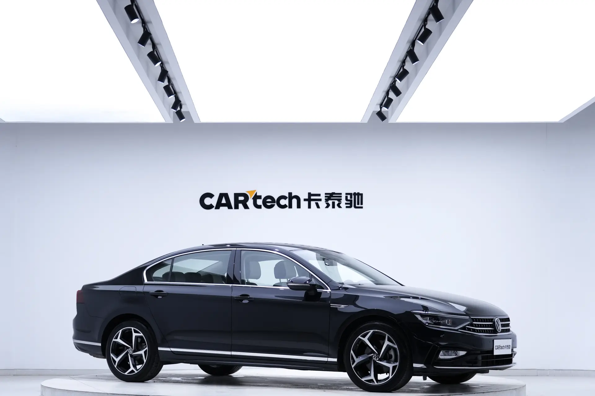 Volkswagen Magotan, 2023 13