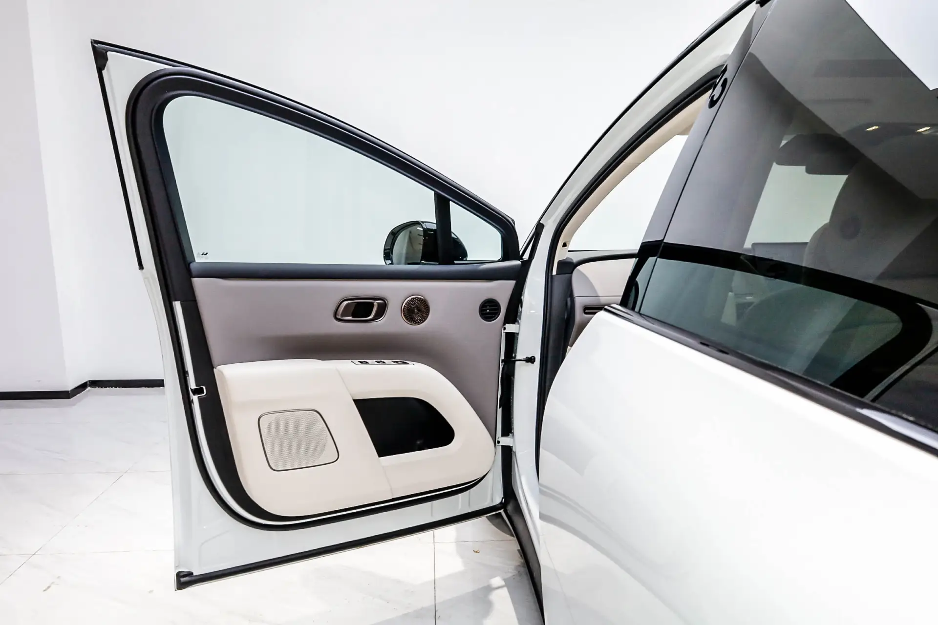 Li Auto i8, 2025 13