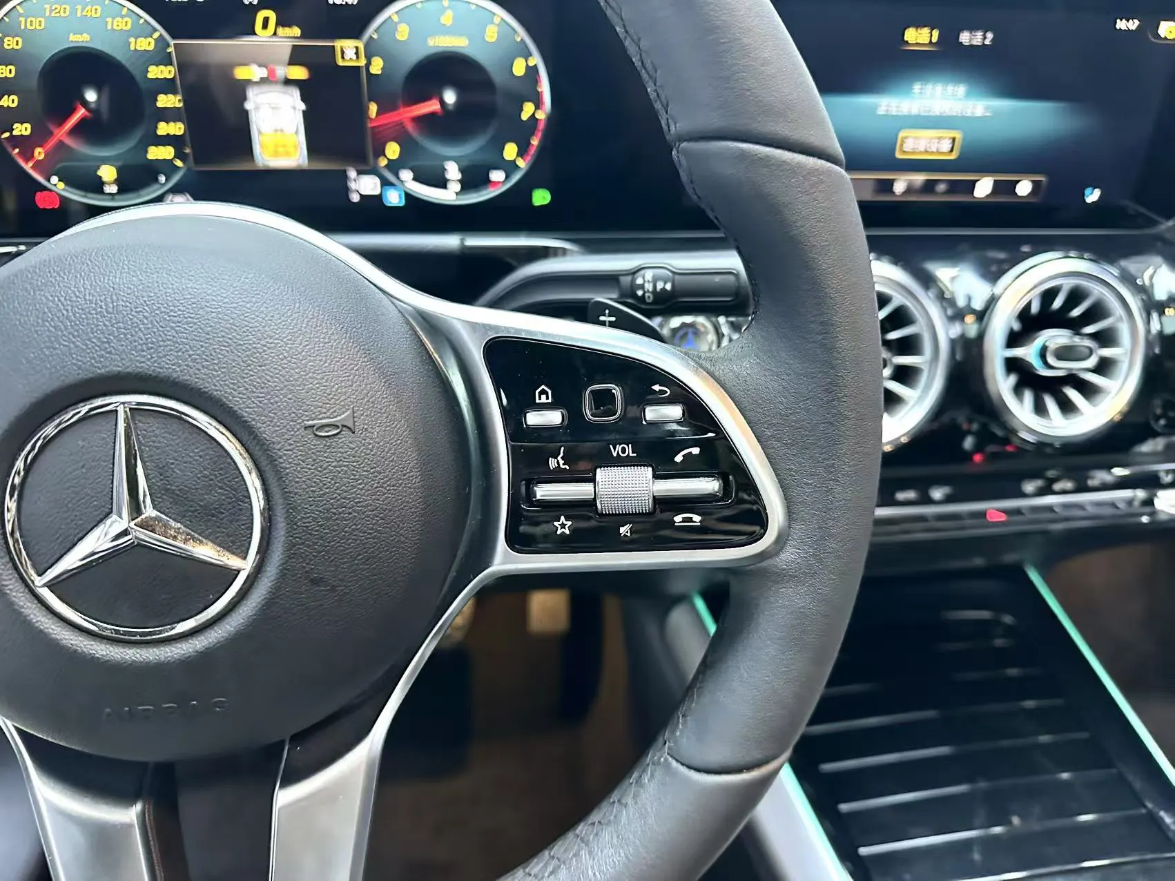Mercedes-Benz GLA 220, 2023 18