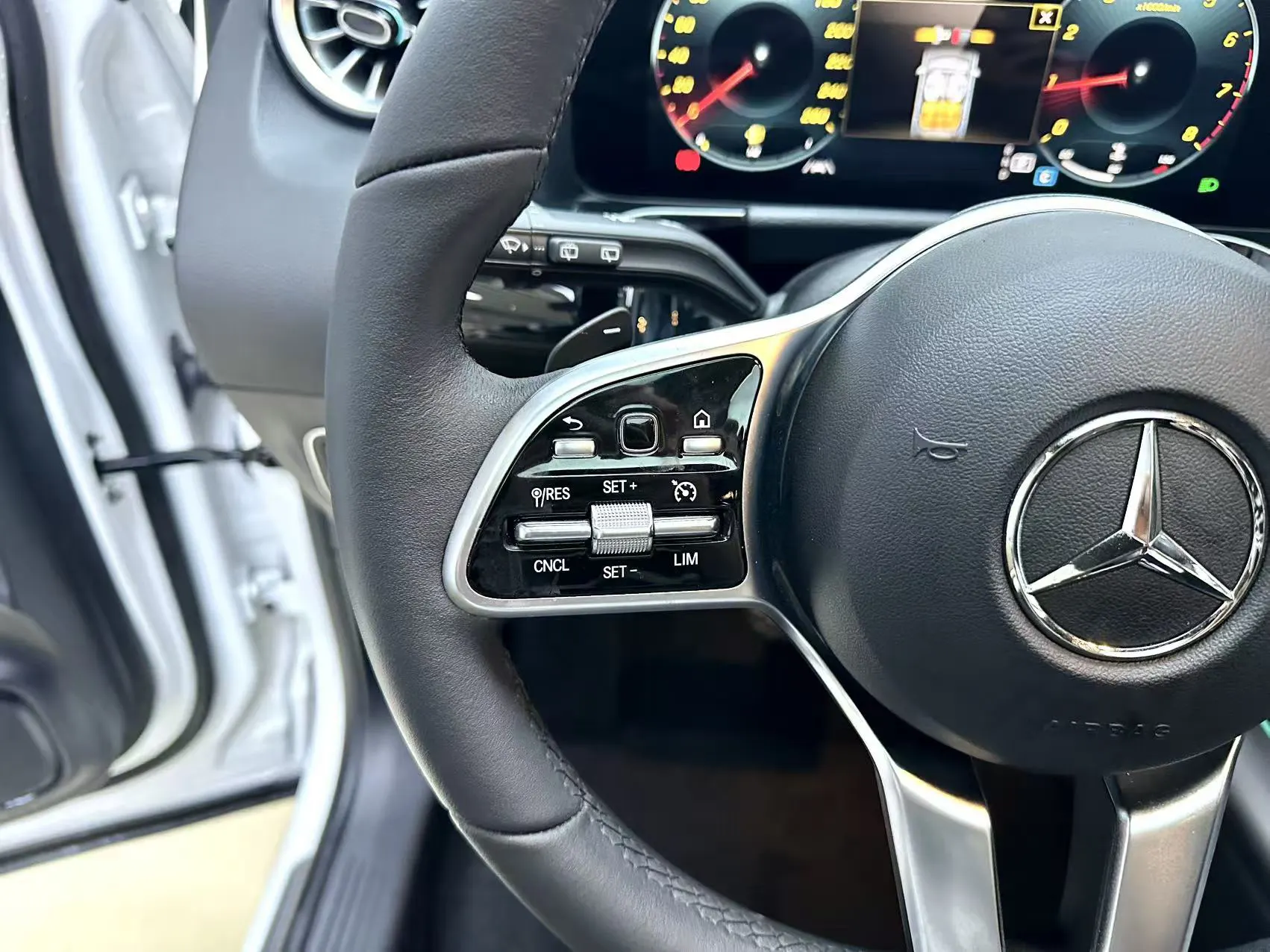 Mercedes-Benz GLA 220, 2023 10