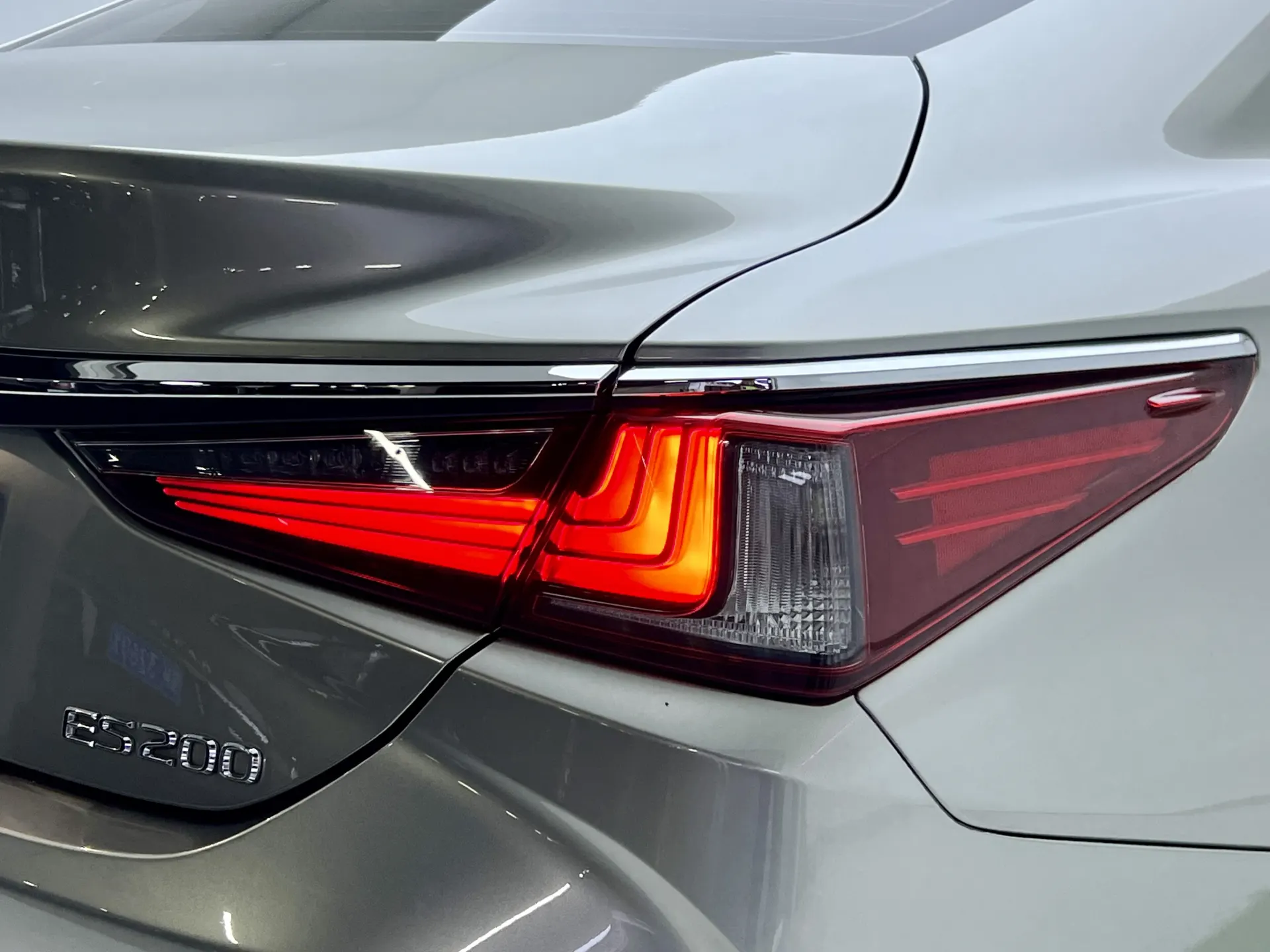 Lexus ES 200, 2021 9