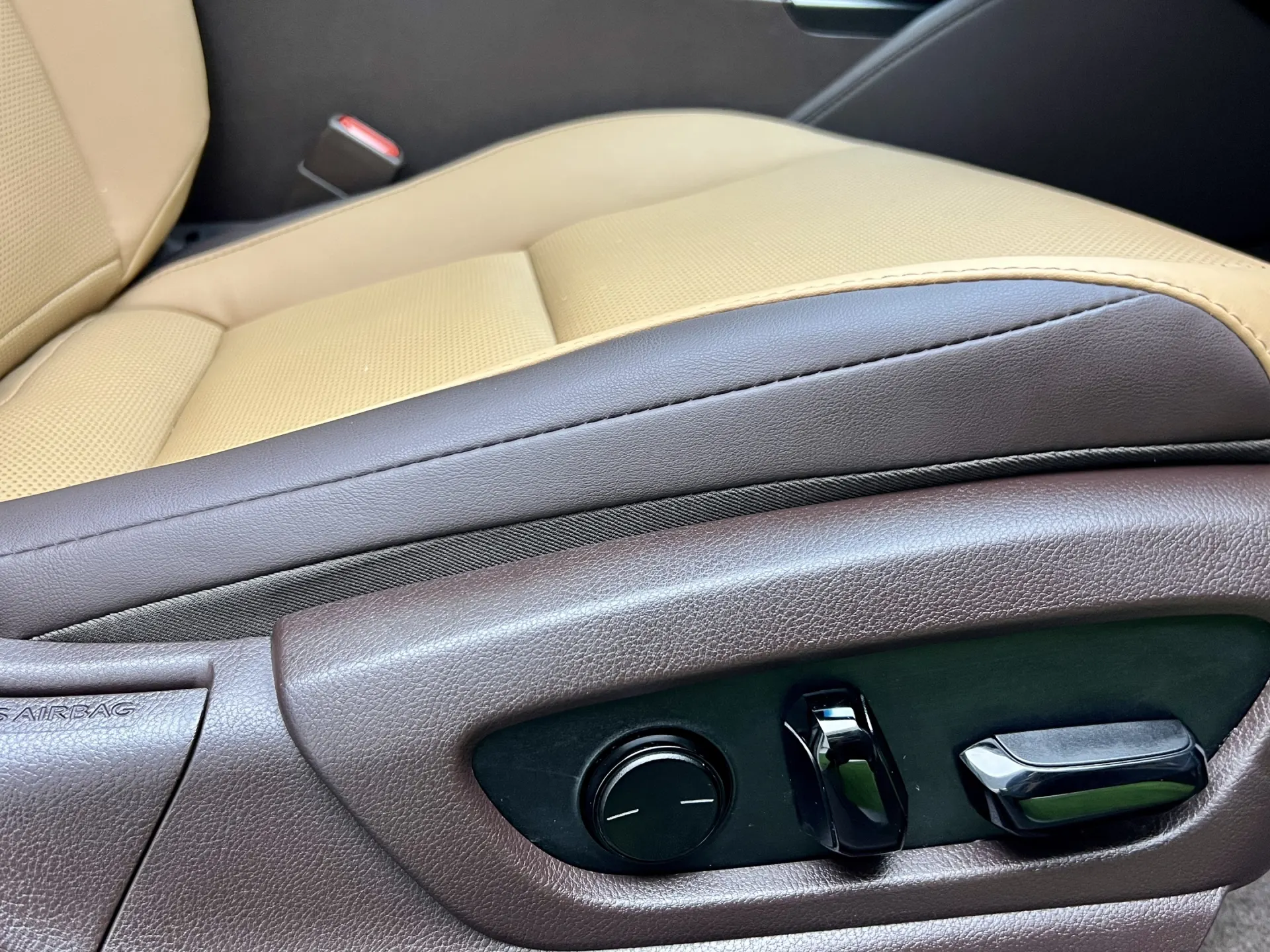 Lexus ES 200, 2021 21