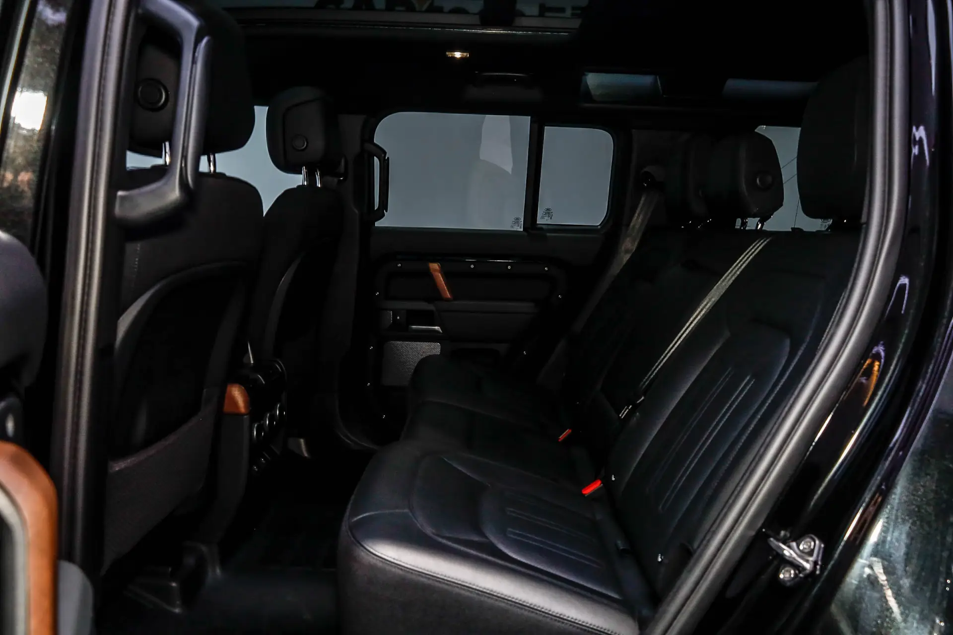 Land Rover Defender, 2024 17