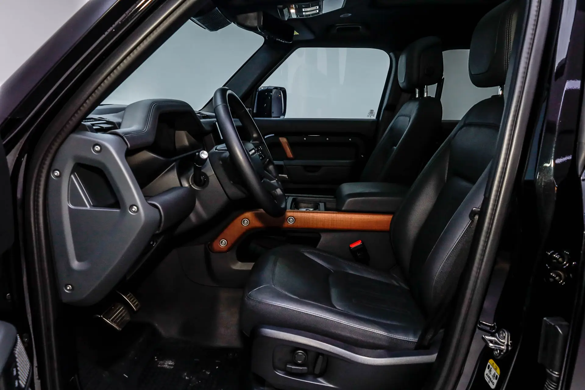 Land Rover Defender, 2024 15