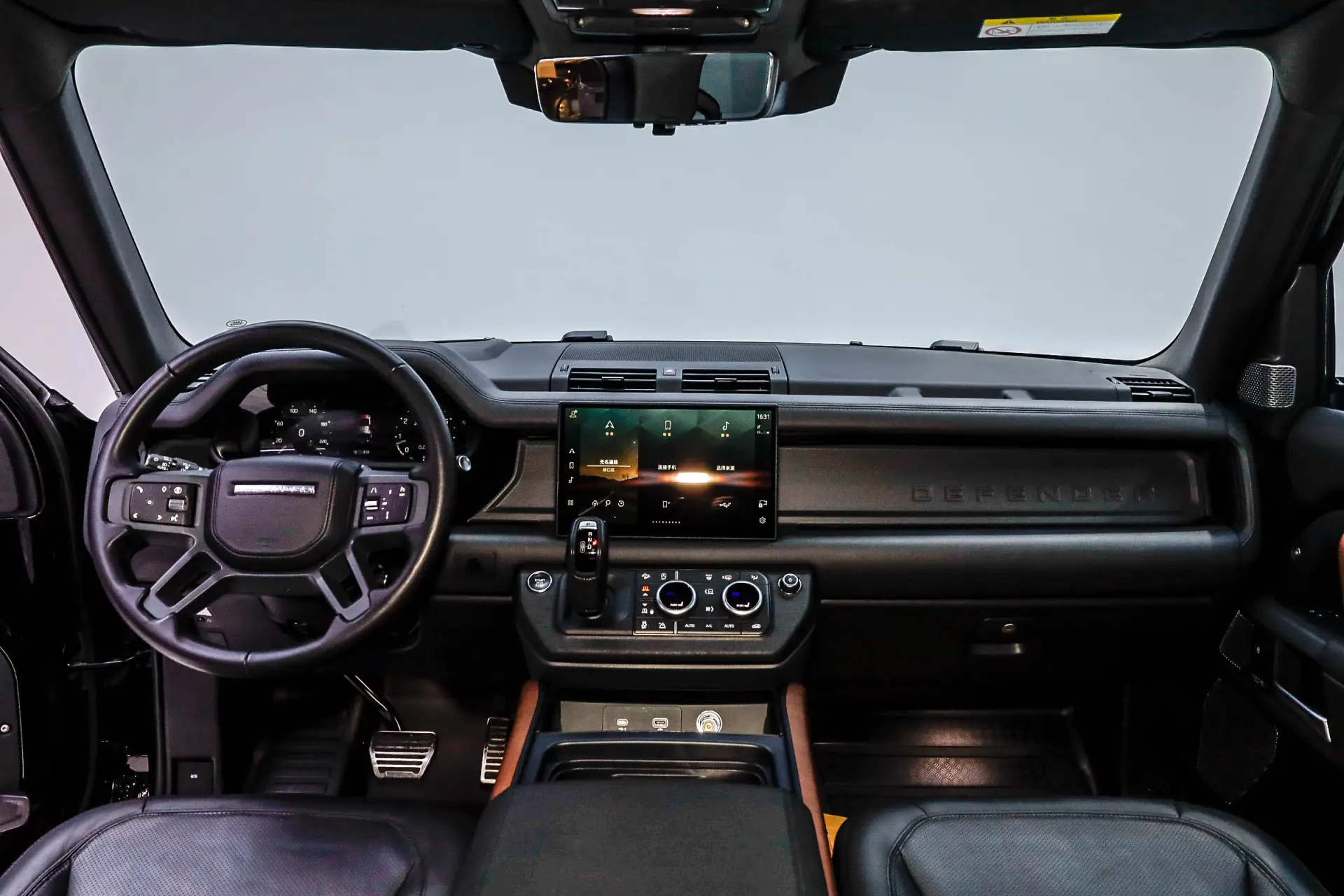 Land Rover Defender, 2024 11