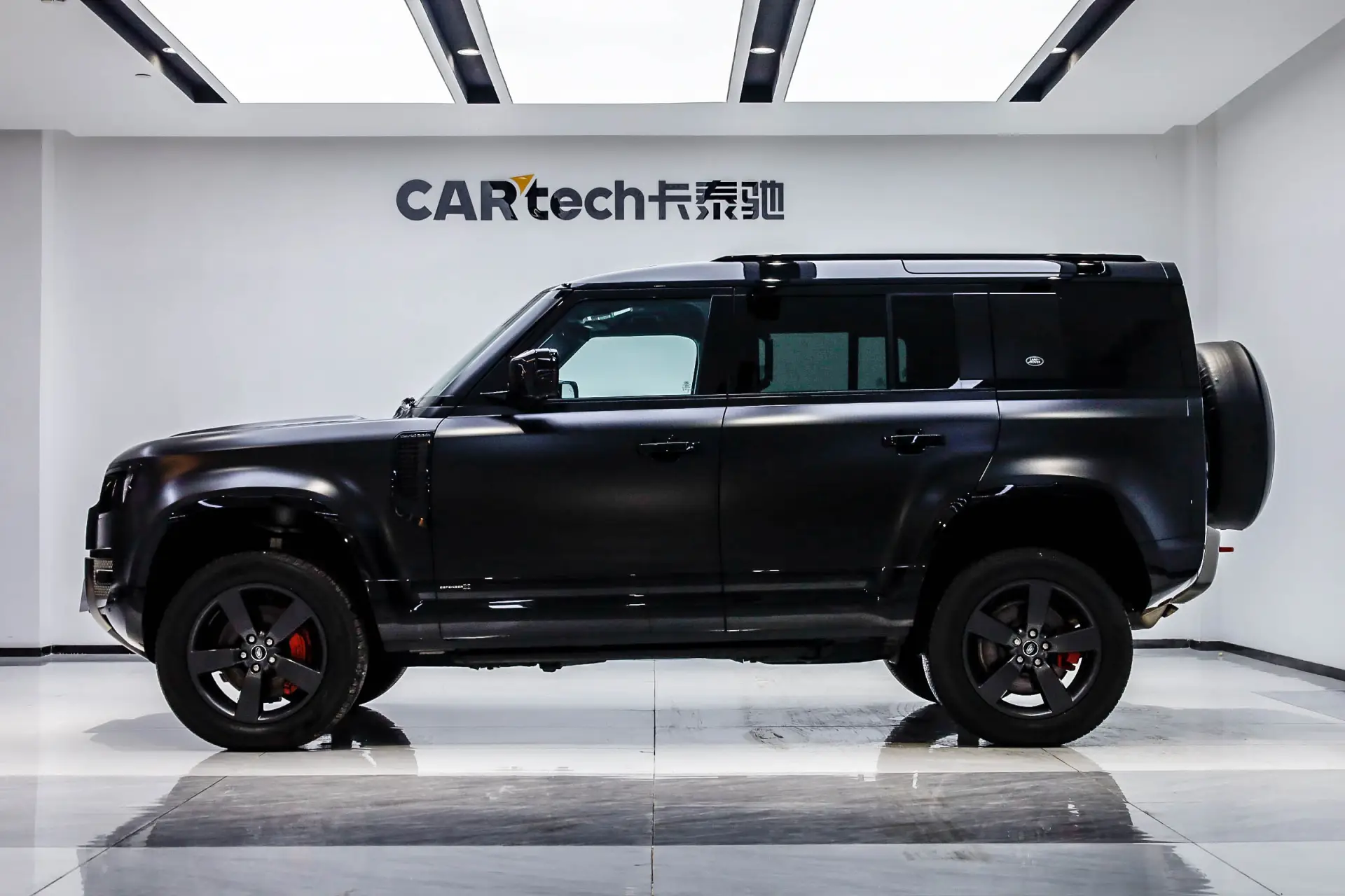 Land Rover Defender, 2024 все фото