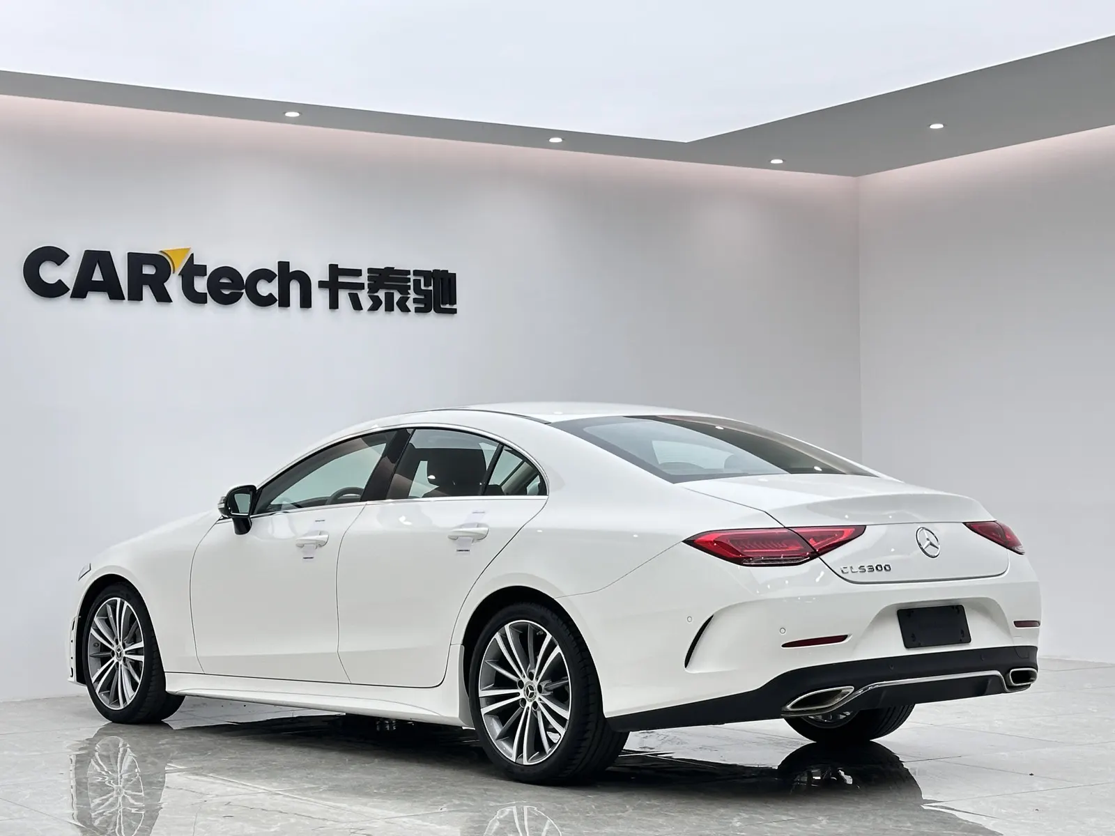 Mercedes-Benz CLS 300, 2021 3