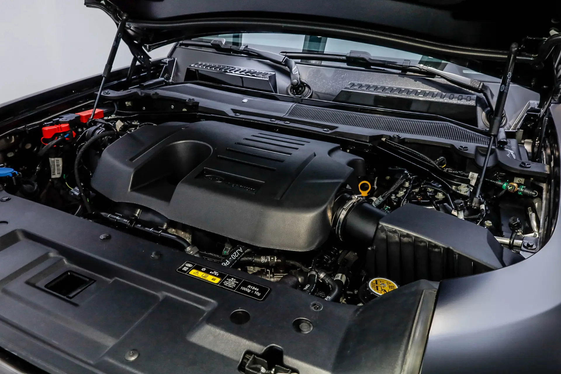 Land Rover Defender, 2024 8