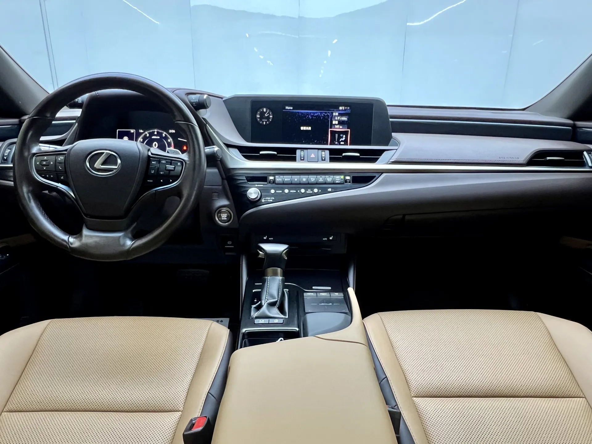 Lexus ES 200, 2021 12