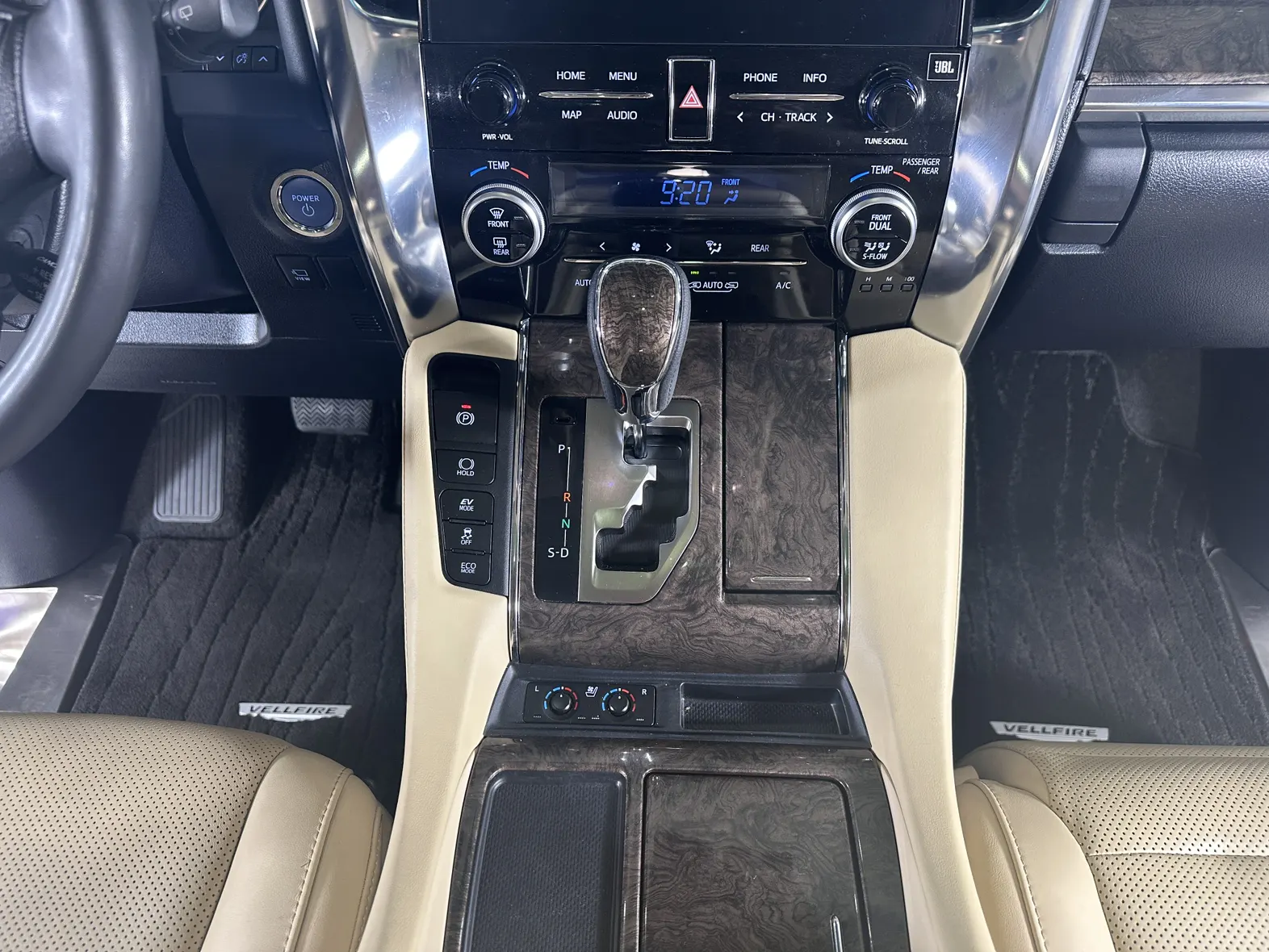 Toyota Alphard, 2023 20