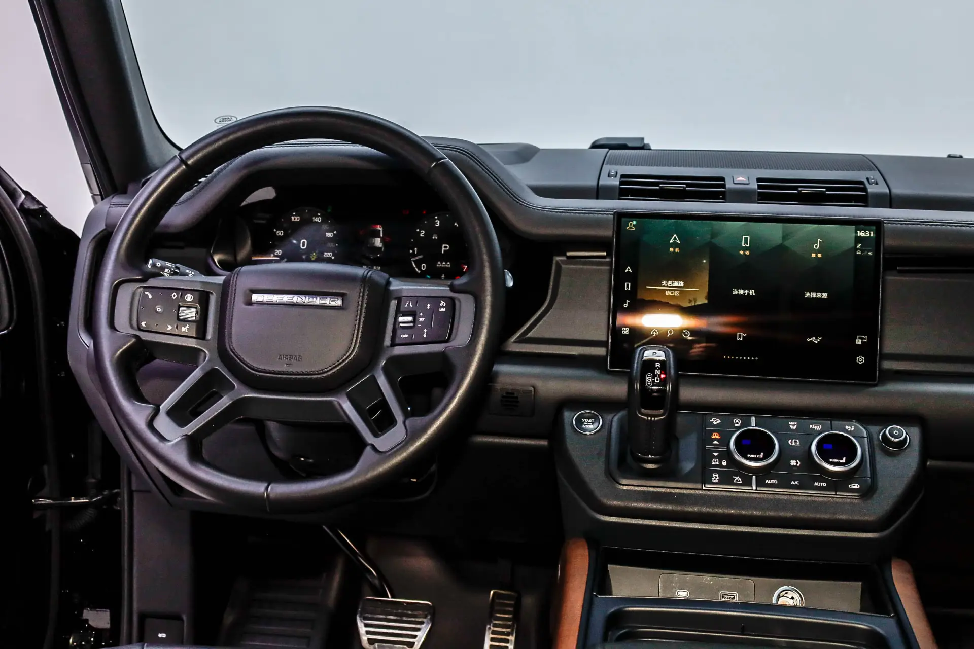 Land Rover Defender, 2024 30