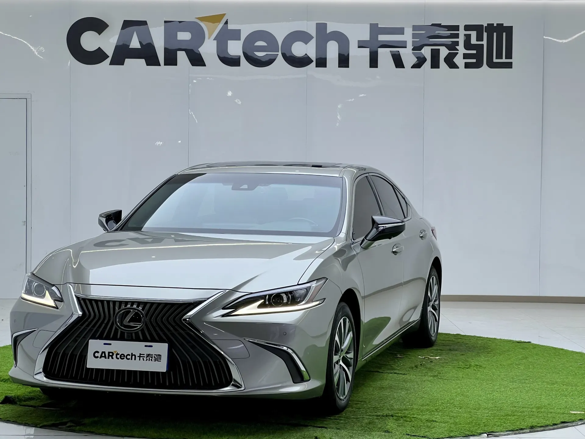 Lexus ES 200