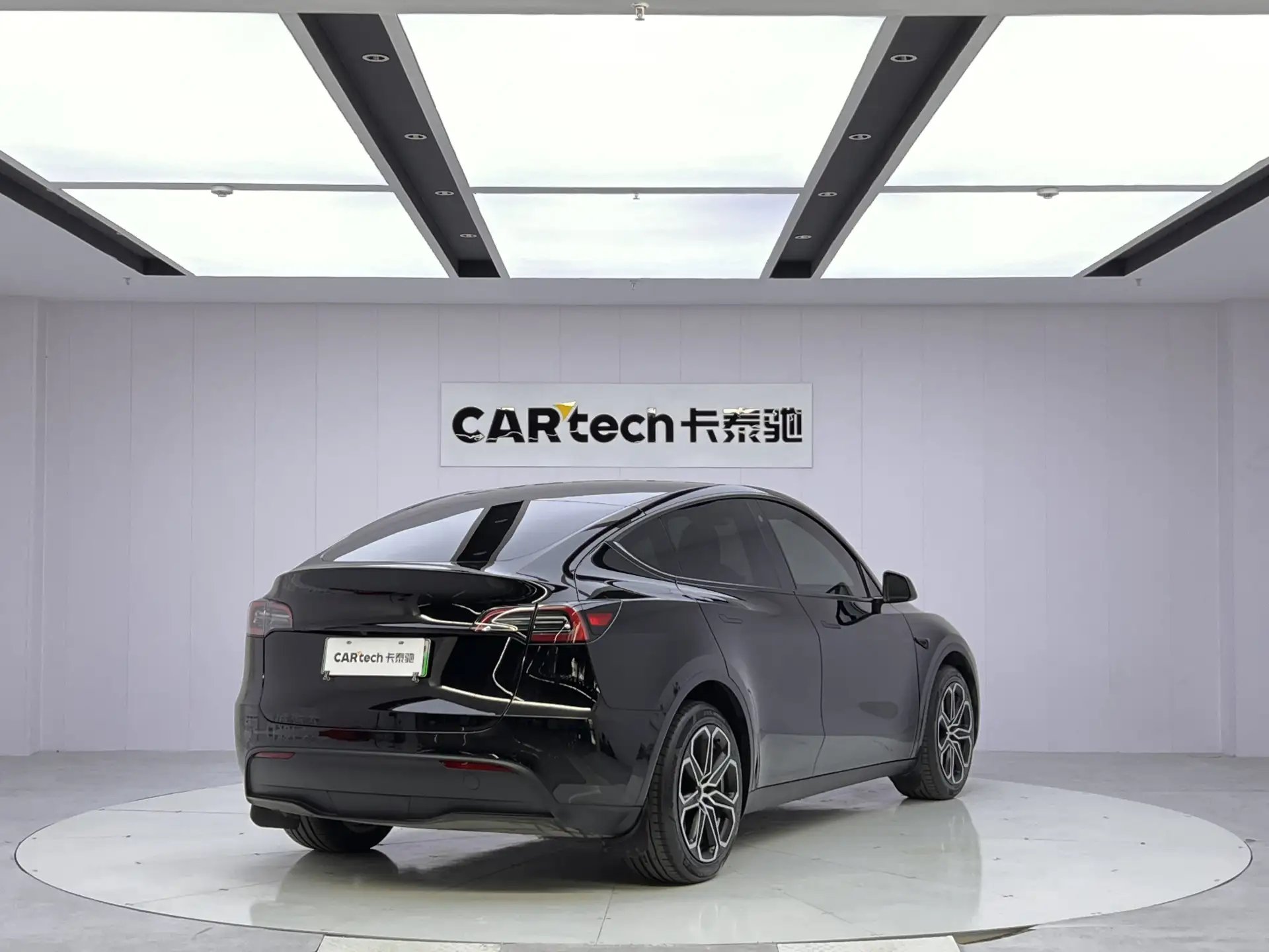 Tesla Model Y, 2022 все фото