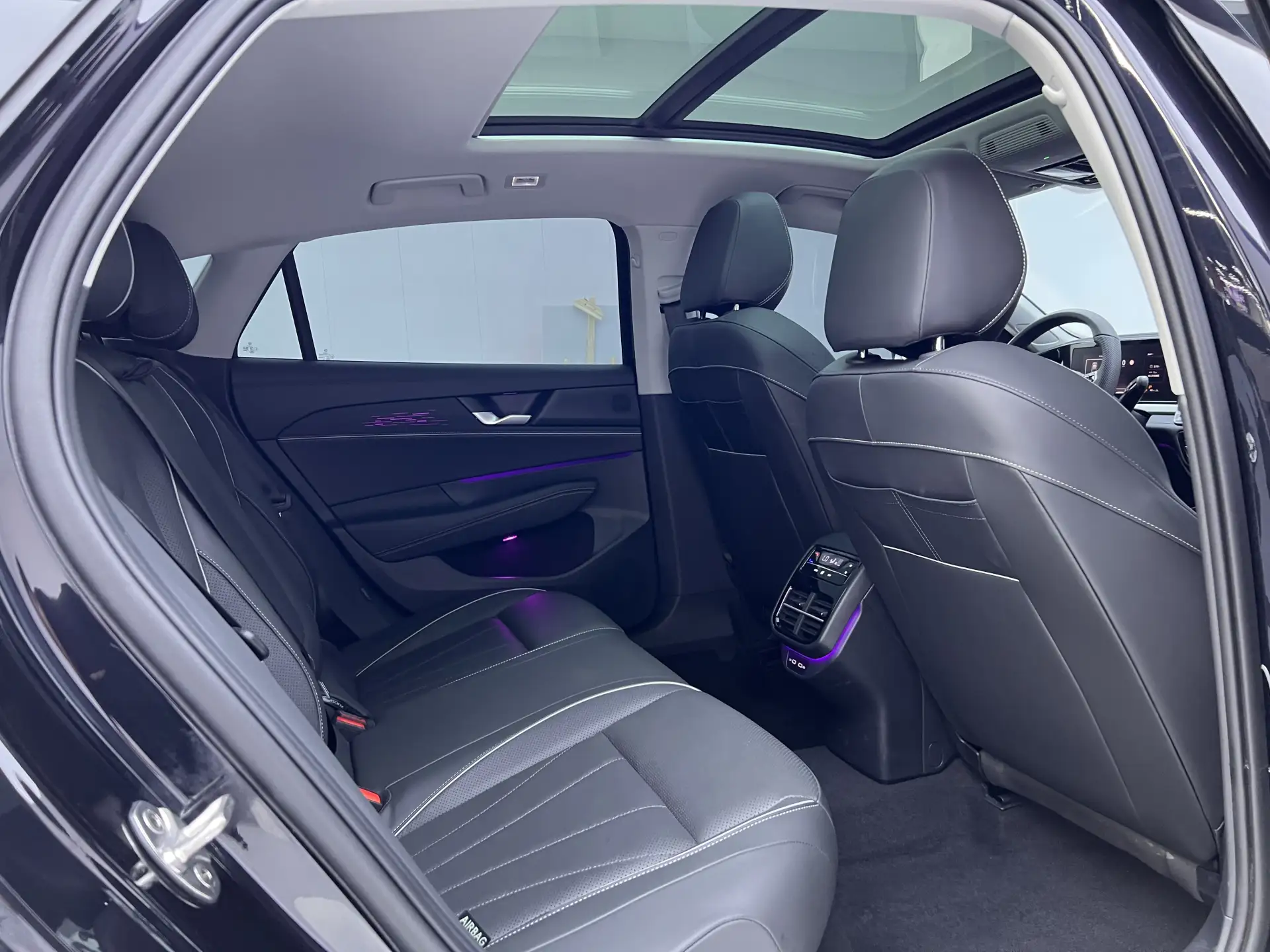 Volkswagen Passat, 2025 26