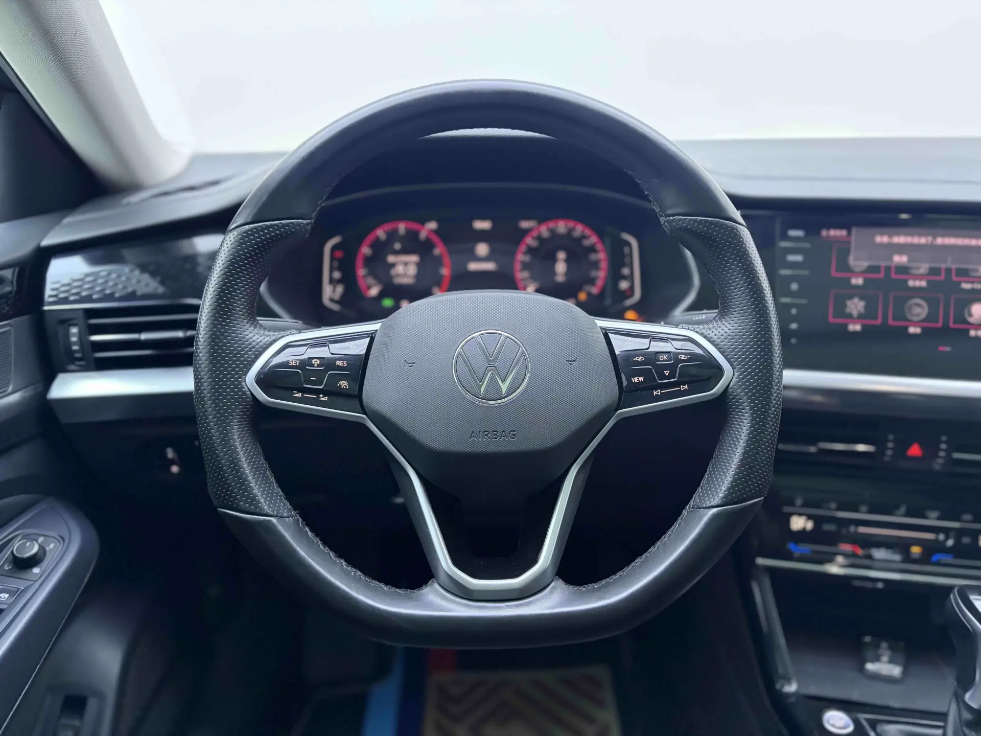 Volkswagen Passat, 2022 9