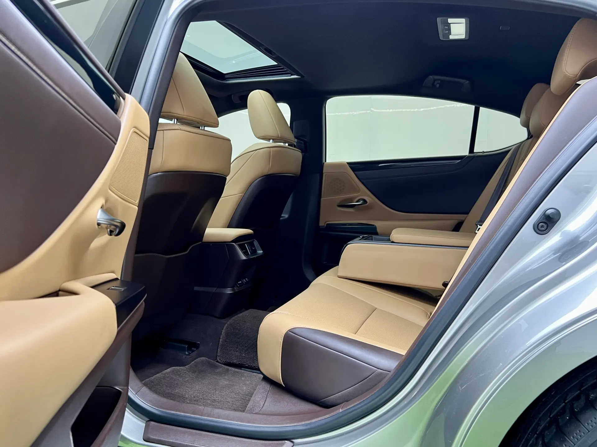 Lexus ES 200, 2021 16