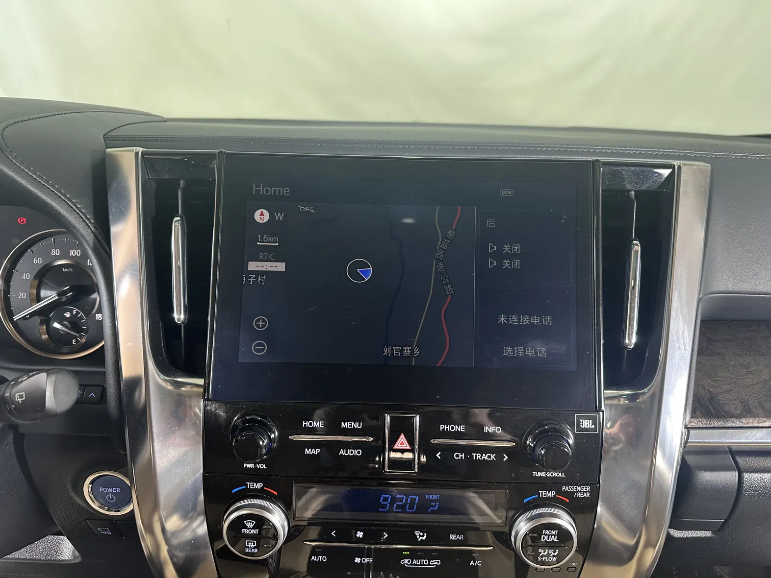 Toyota Alphard, 2023 19