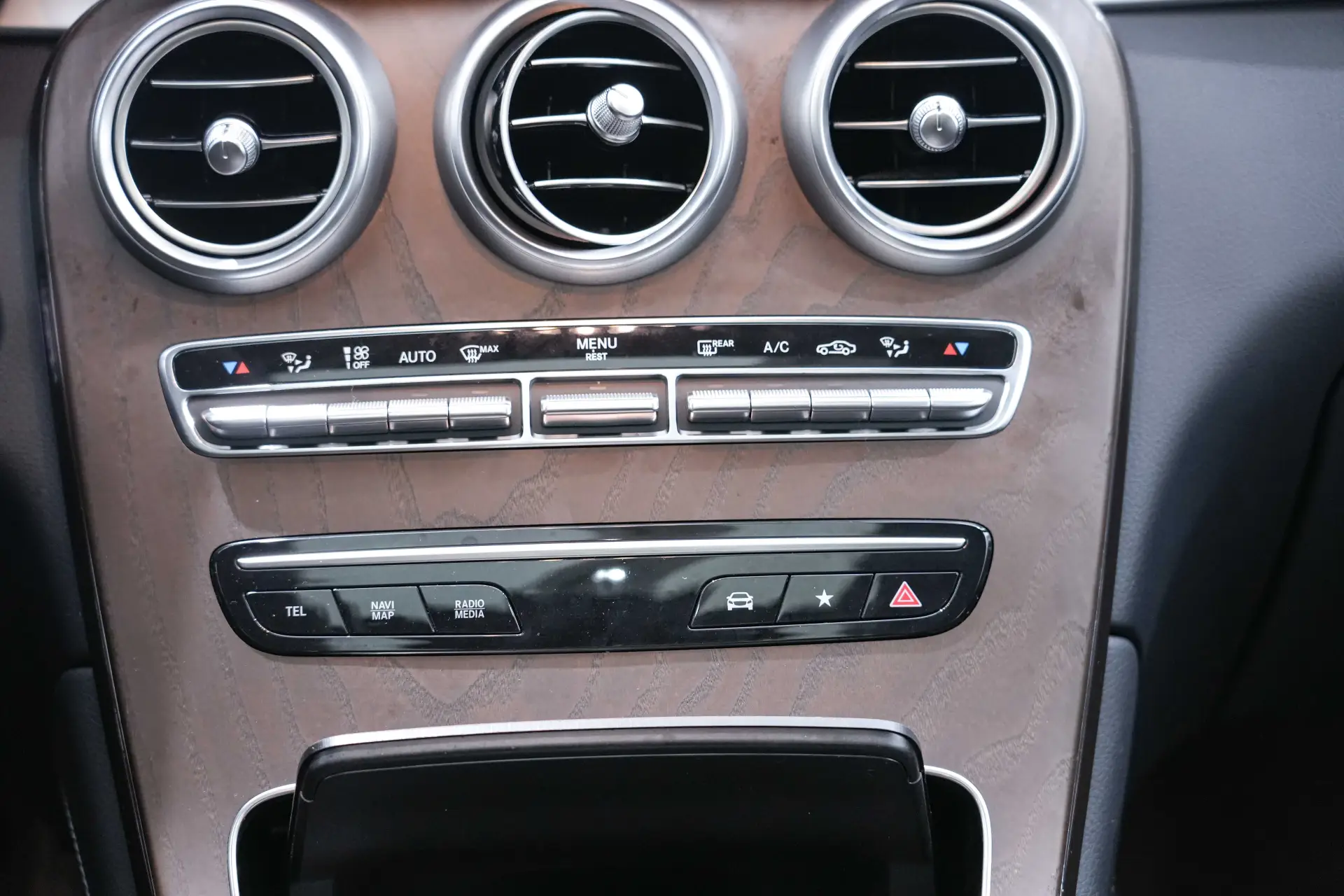 Mercedes-Benz GLC 260 L, 2022 27