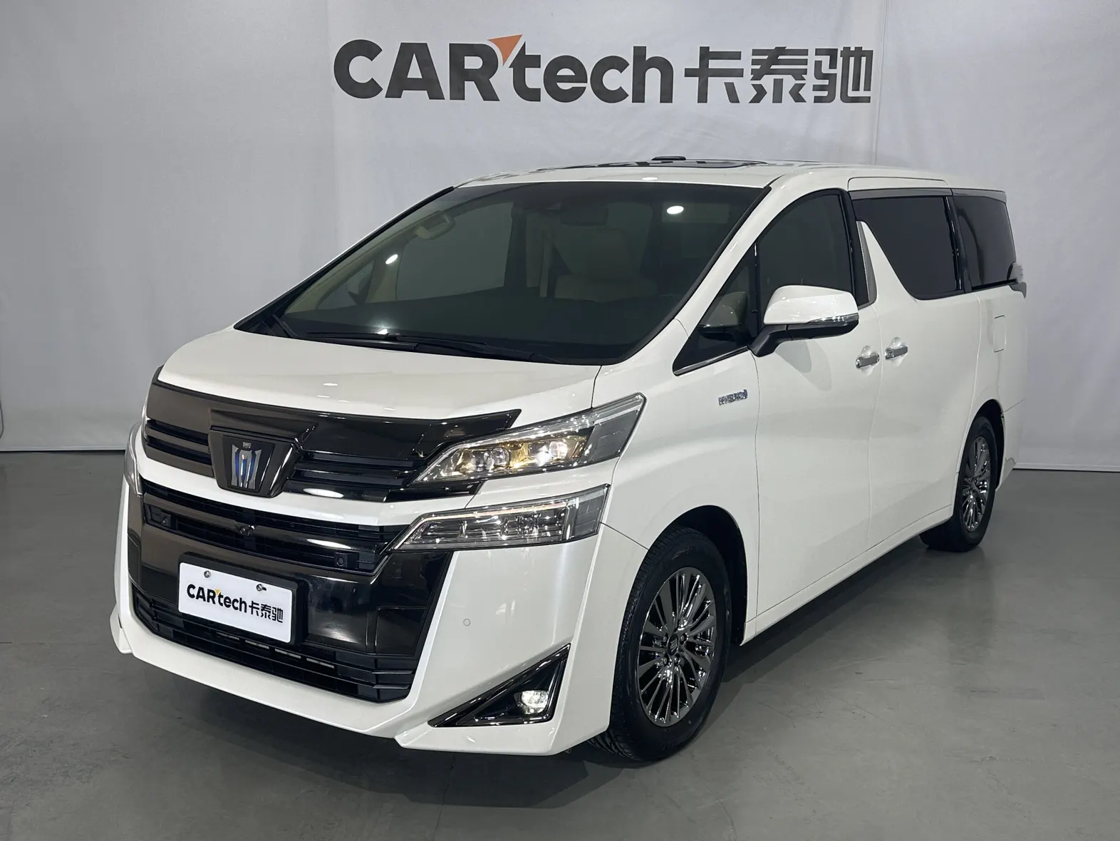 Toyota Alphard, 2023 9