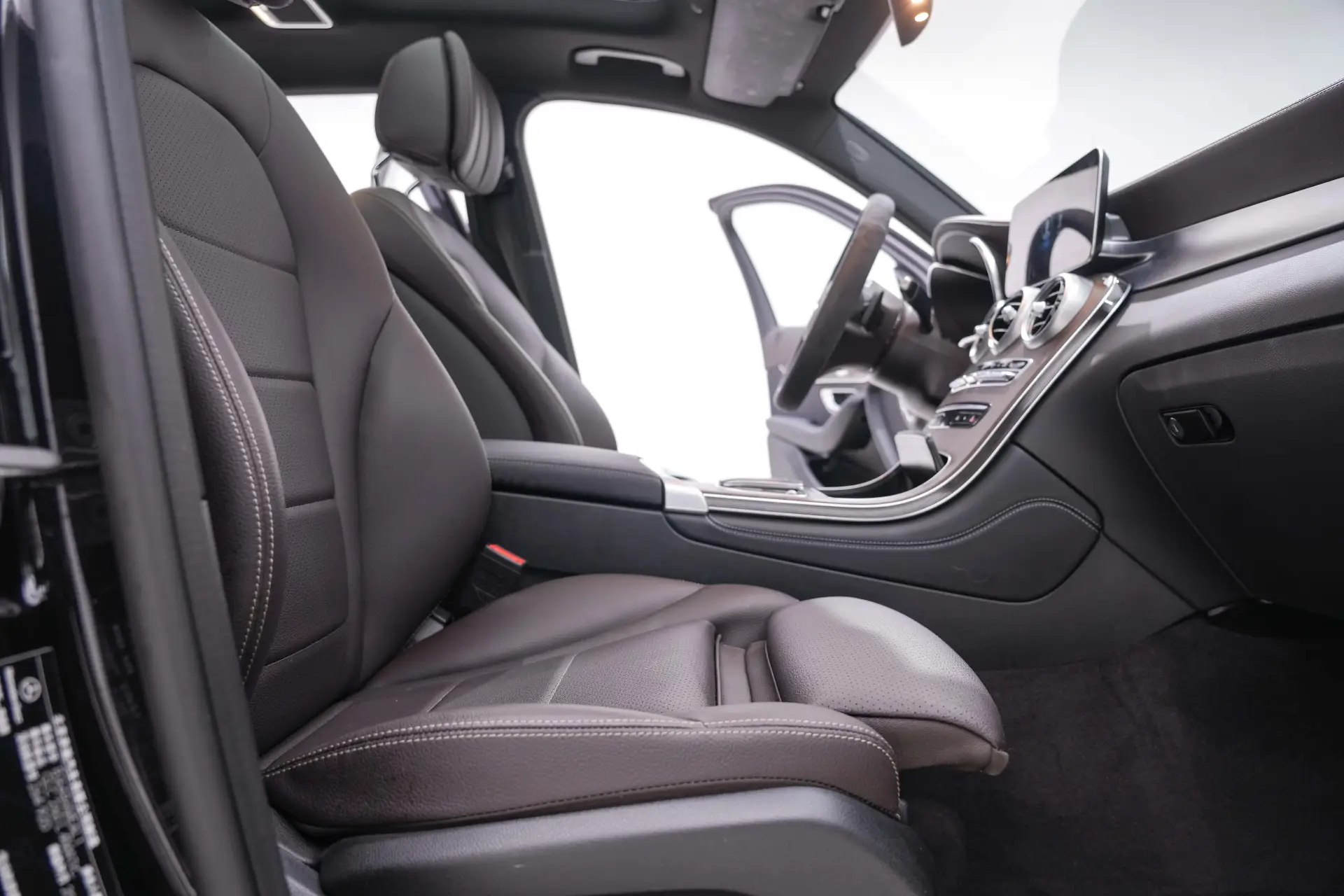 Mercedes-Benz GLC 260 L, 2022 21