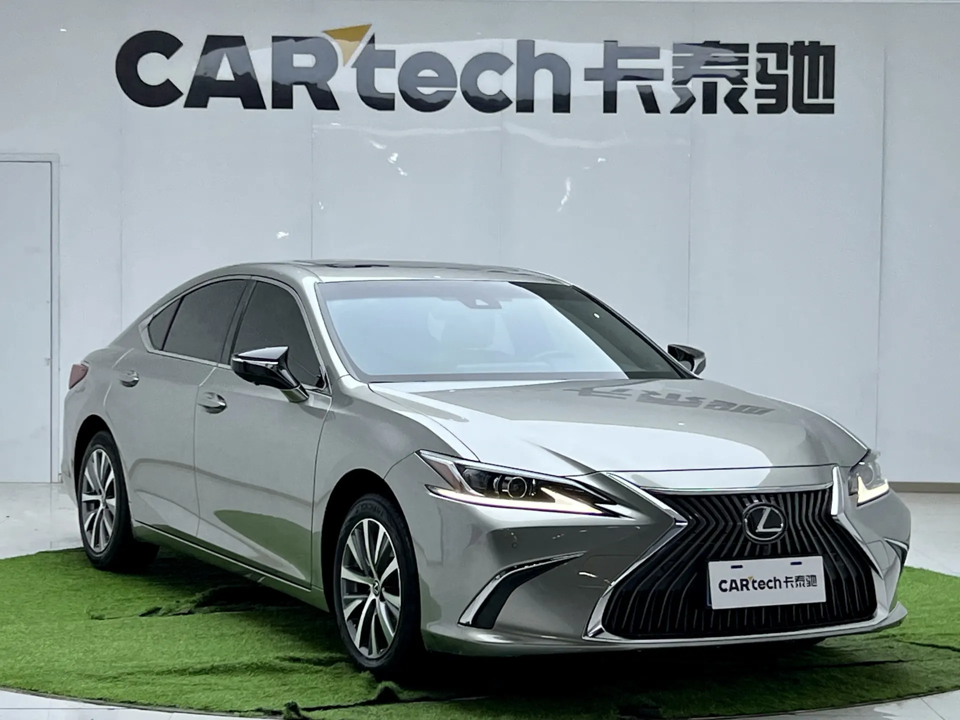 Lexus ES 200, 2021 2