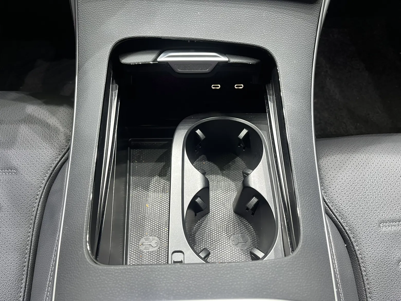 Mercedes-Benz C 200 L, 2025 24