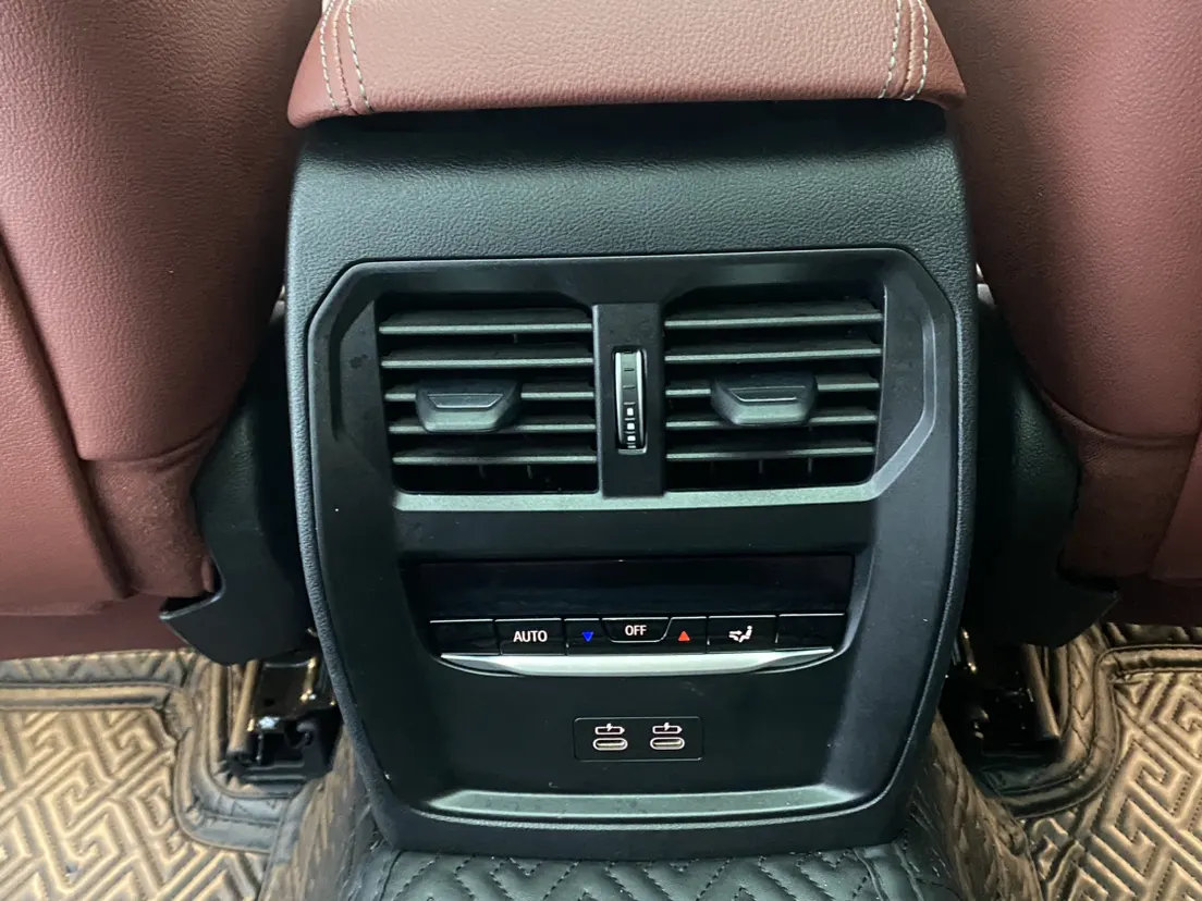 BMW 325Li, 2025 27