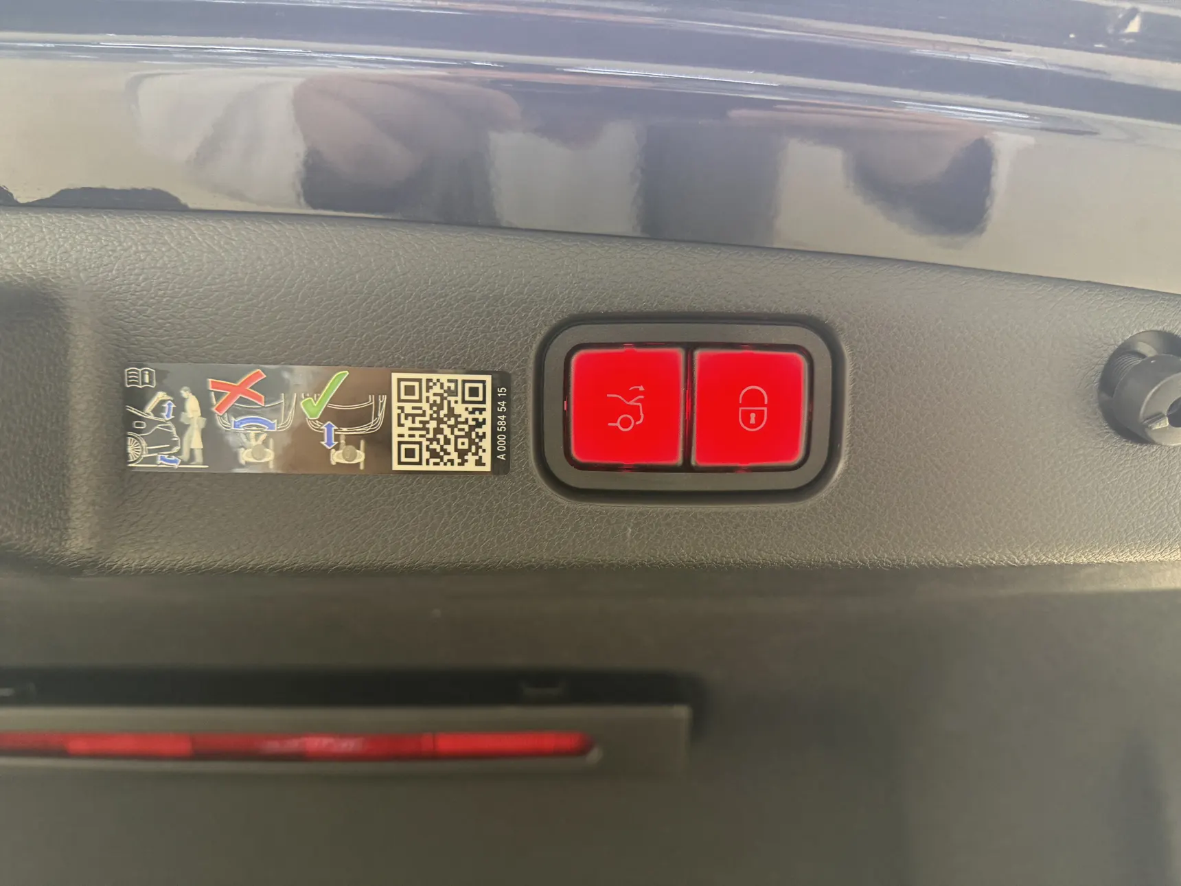 Mercedes-Benz E 300 L, 2025 8