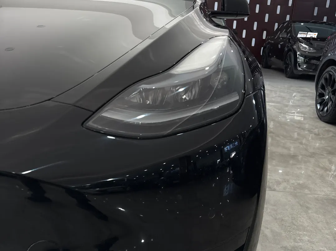 Tesla Model Y, 2022 10
