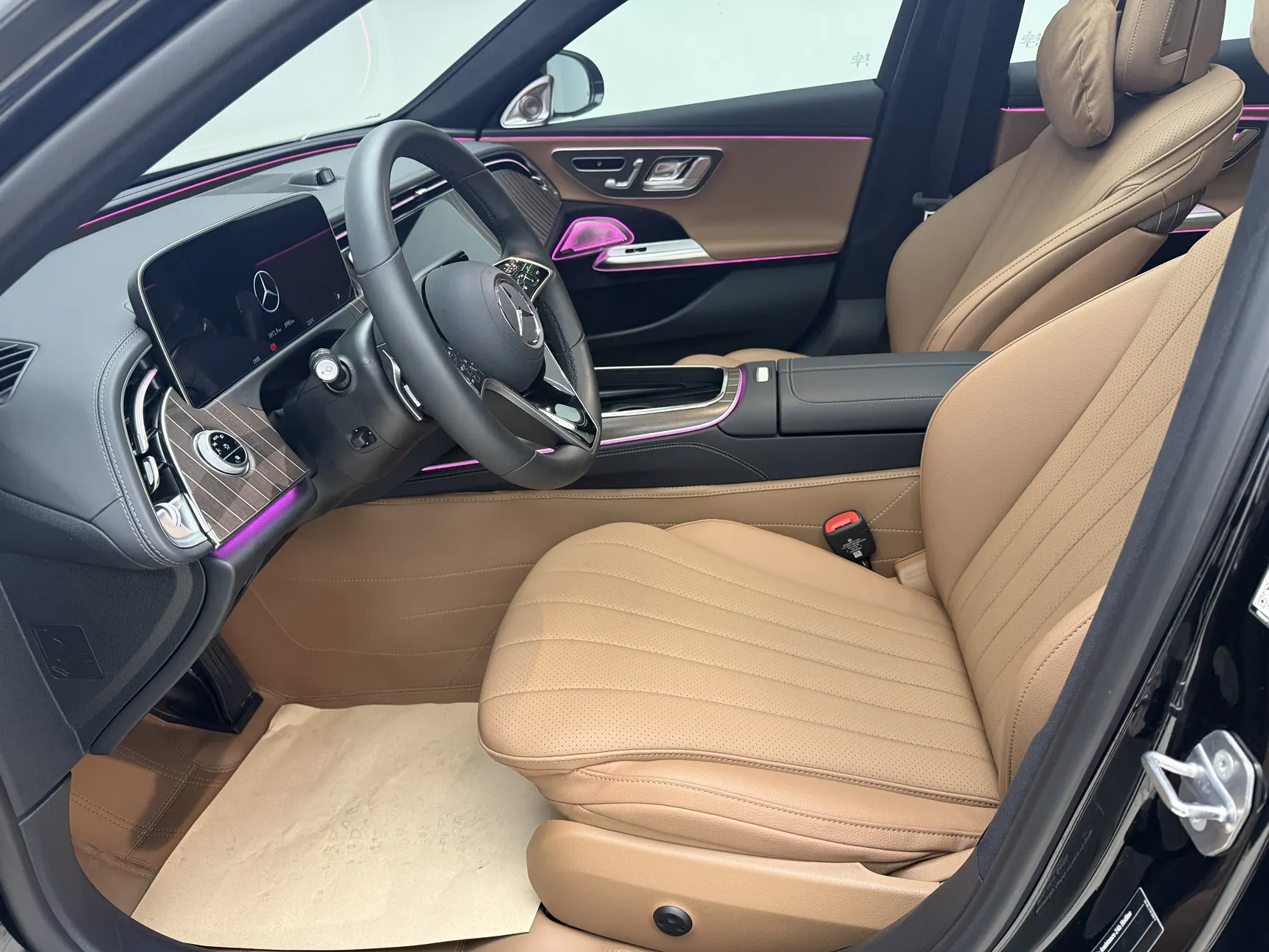 Mercedes-Benz E 300 L, 2025 13