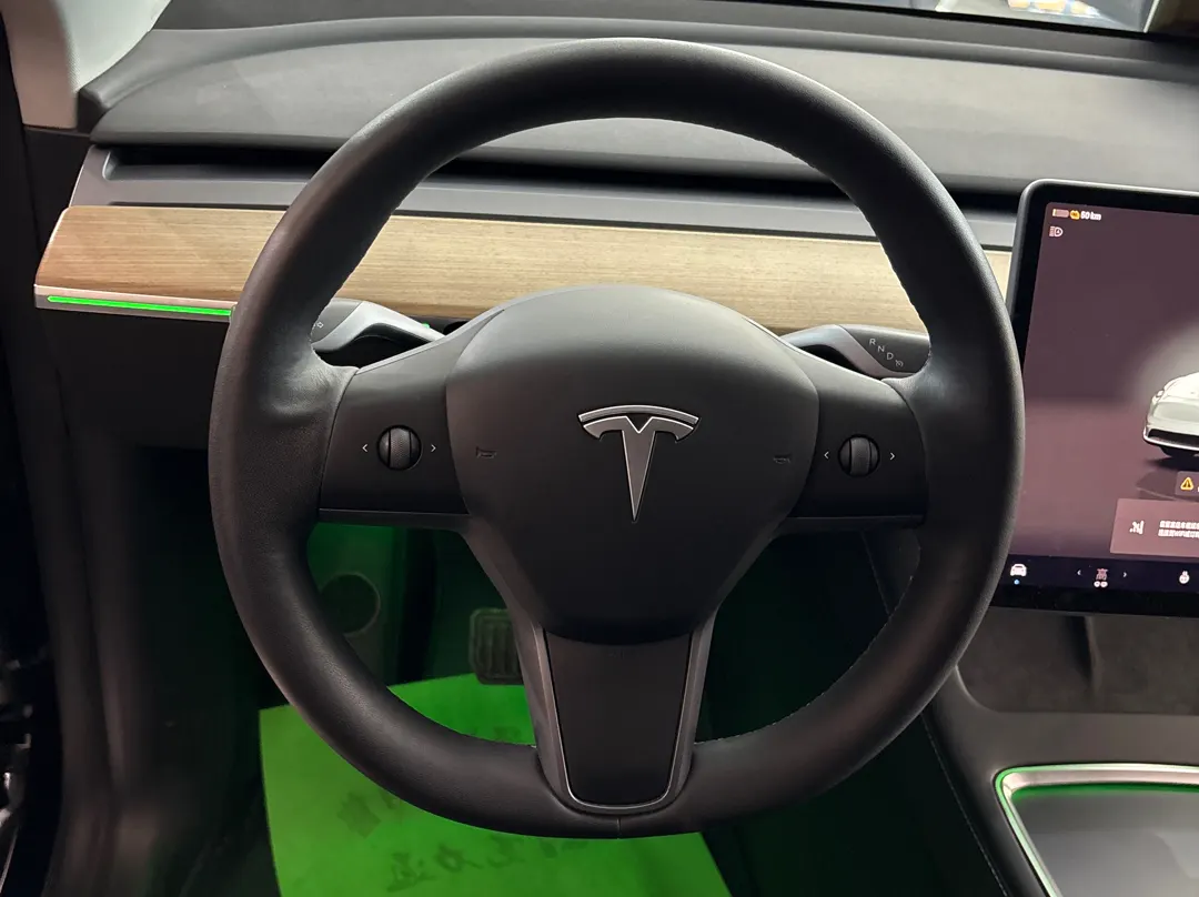 Tesla Model Y, 2023 13