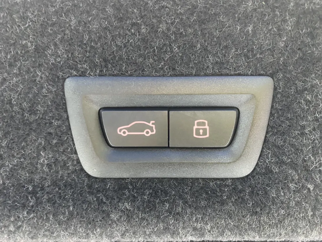 BMW 325Li, 2025 26
