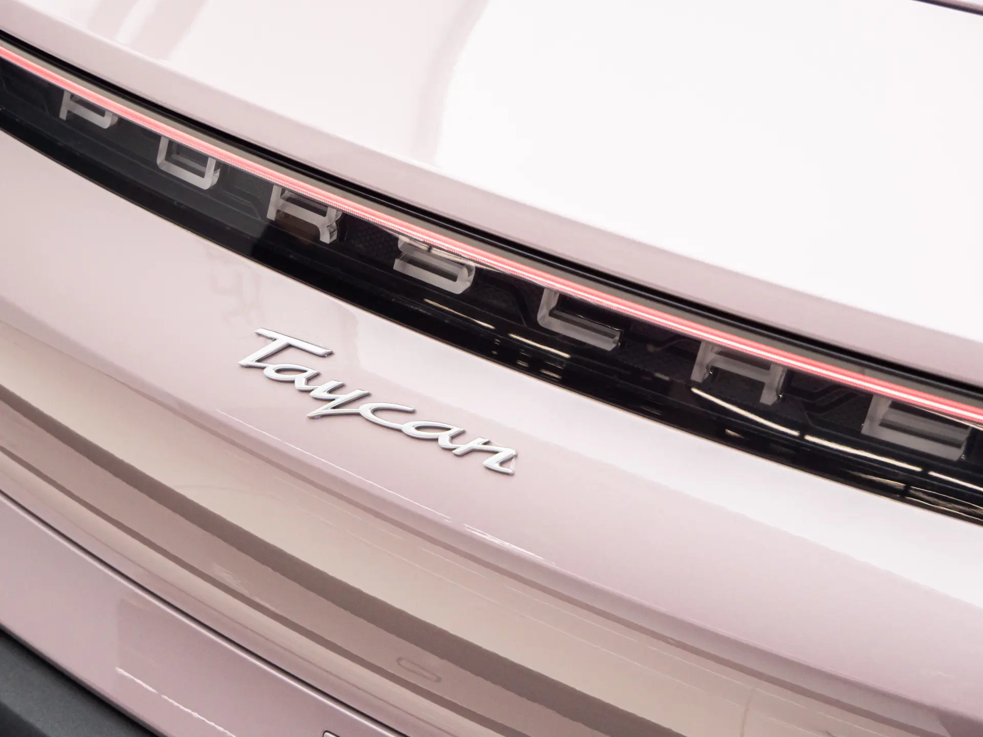 Porsche Taycan, 2023 9