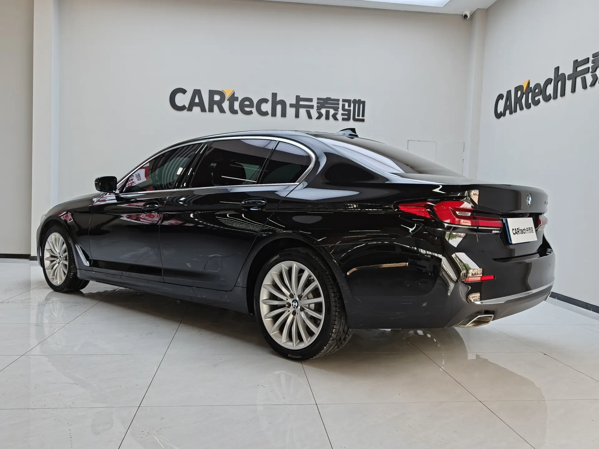 BMW 530Li, 2022 7