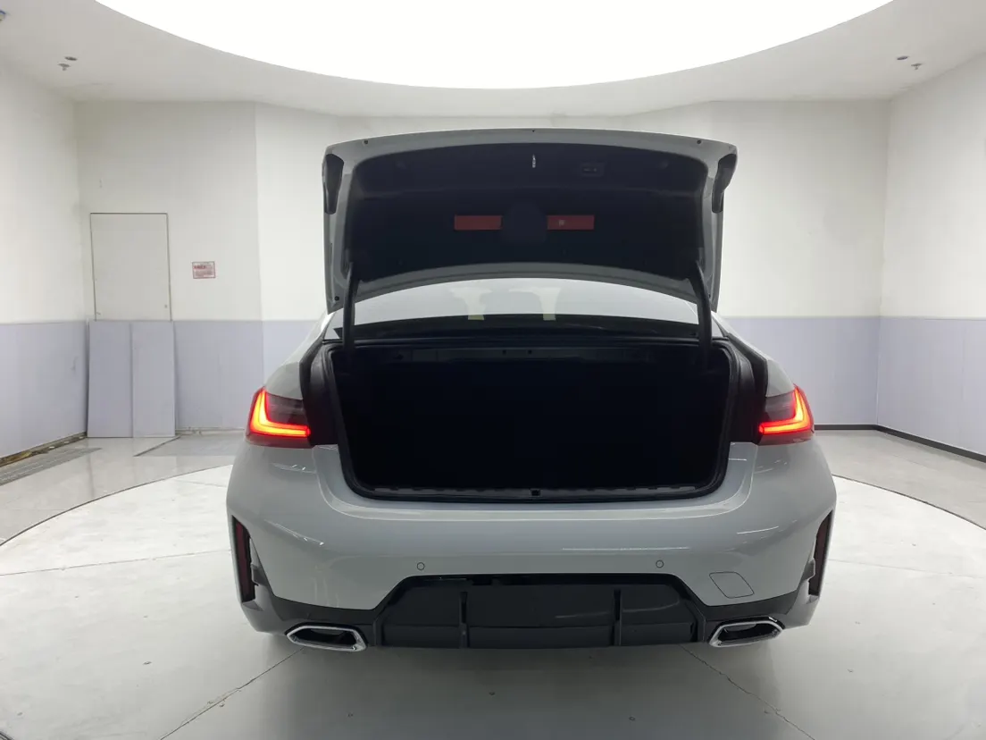 BMW 325Li, 2025 6
