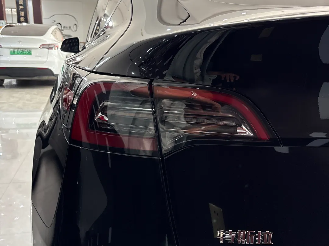 Tesla Model Y, 2023 11