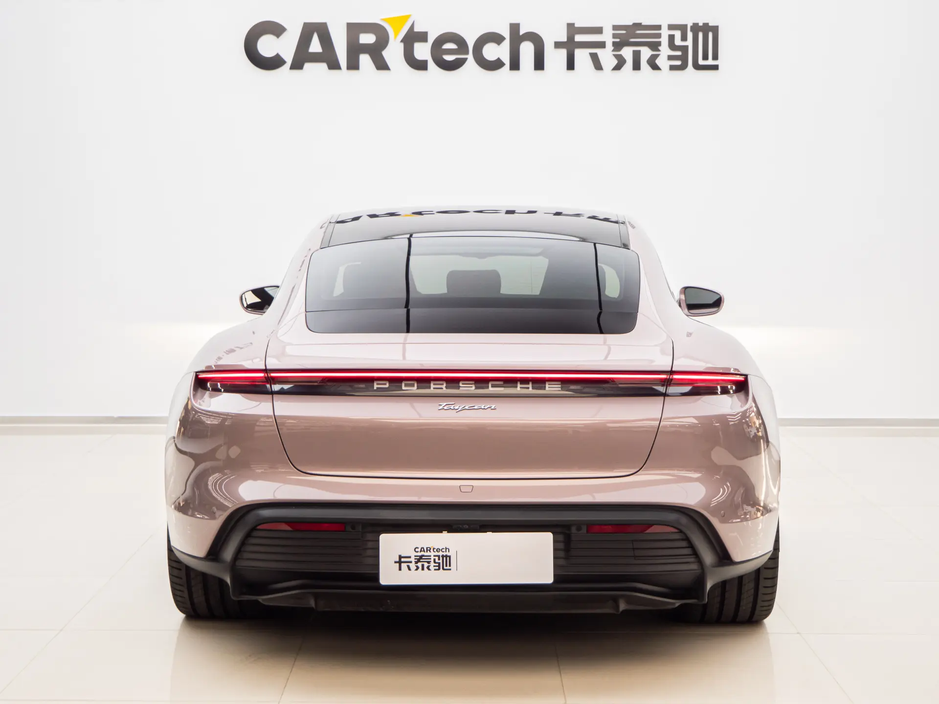 Porsche Taycan, 2023 6