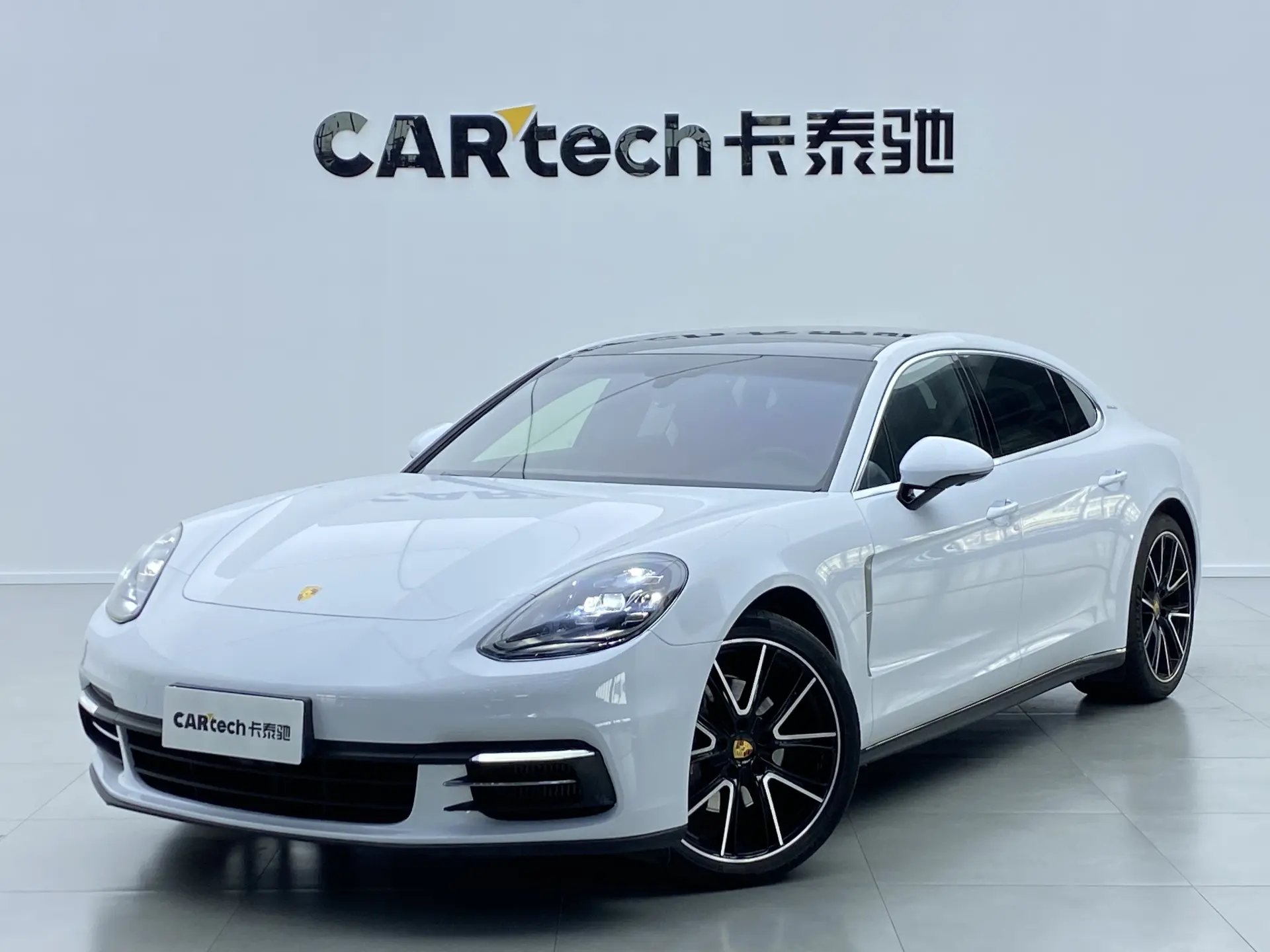 Porsche Panamera, 2019 все фото