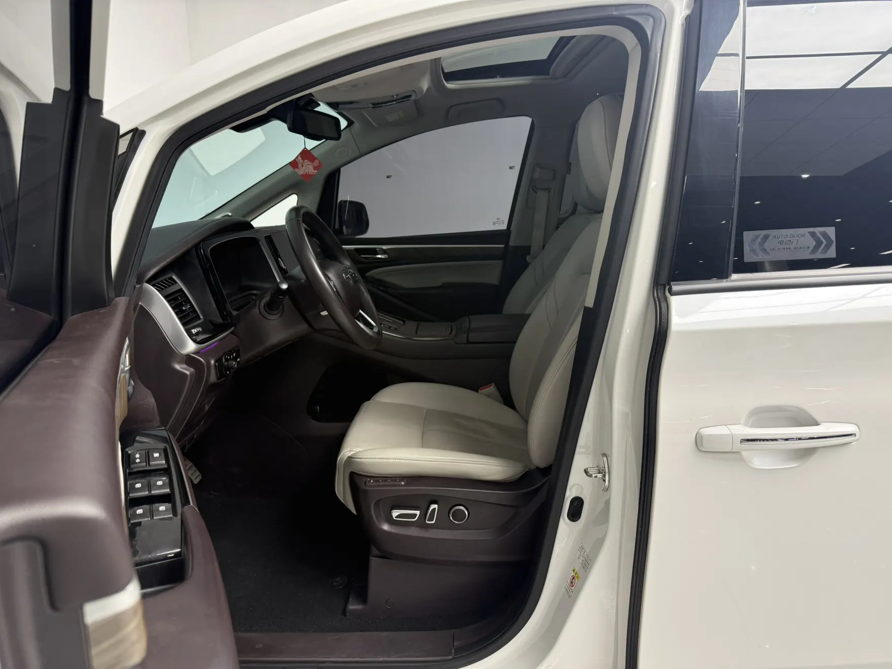 Trumpchi M8, 2021 10