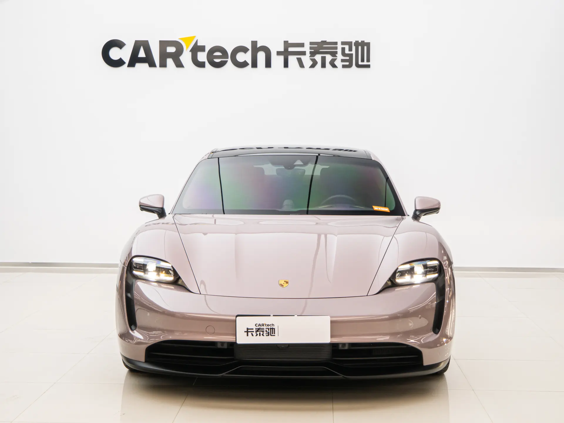 Porsche Taycan, 2023 3