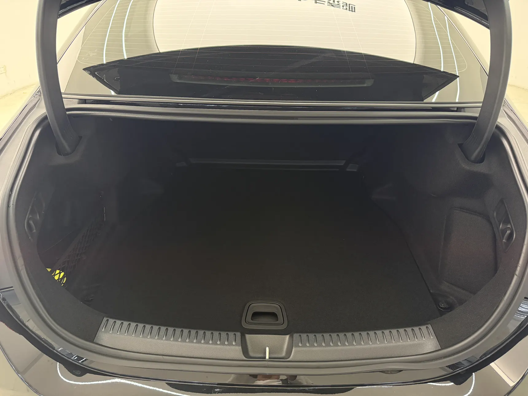 Mercedes-Benz E 300 L, 2025 9