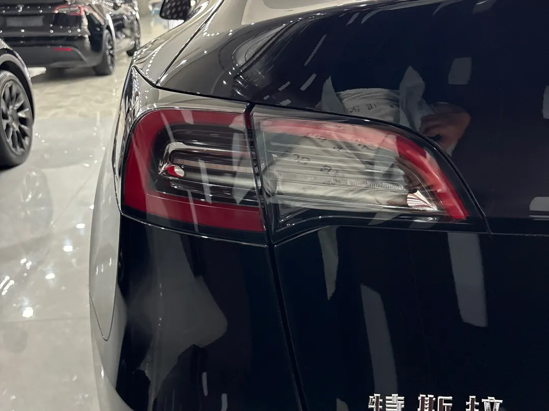 Tesla Model Y, 2023 11