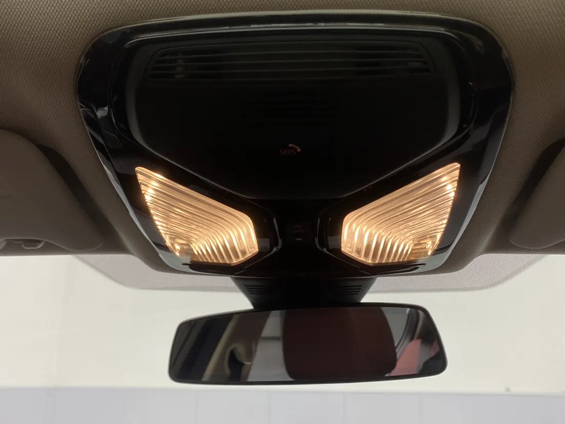 BMW 325Li, 2025 23
