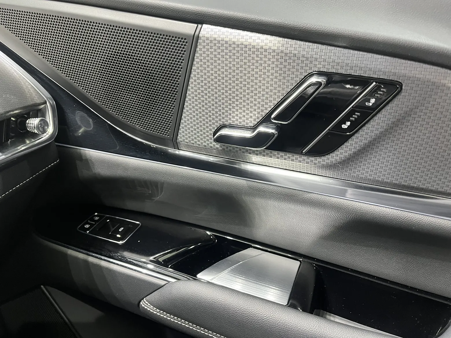 Cadillac XT5, 2025 19